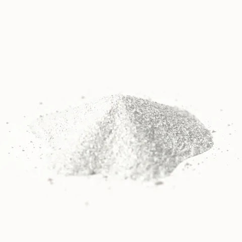 Majhen kupček belega kristaliničnega prahu: inozitol (3D upodobitev)