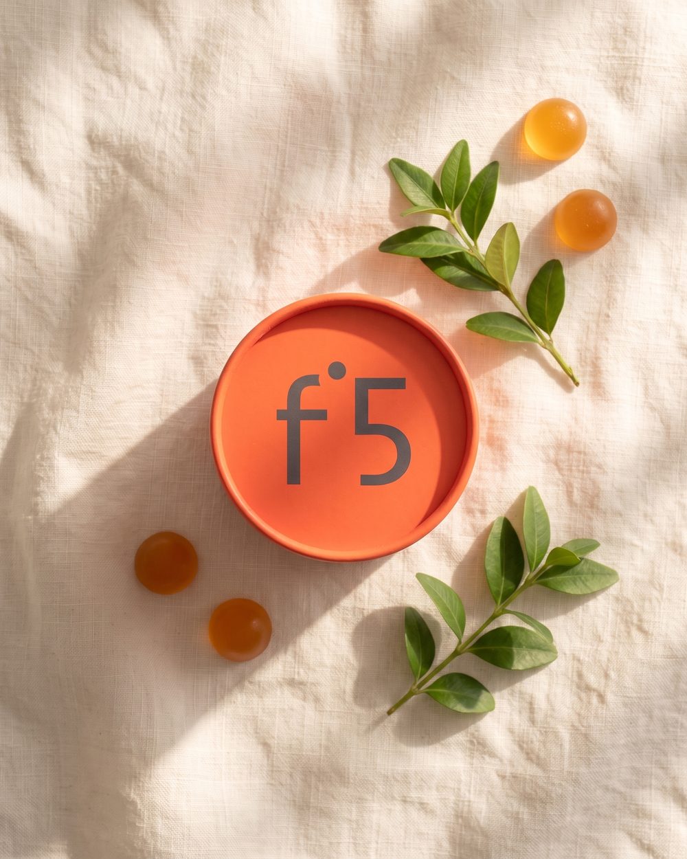 f°5 Daily lid from above with gummies